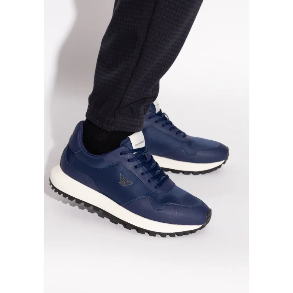 Buty sportowe z logo