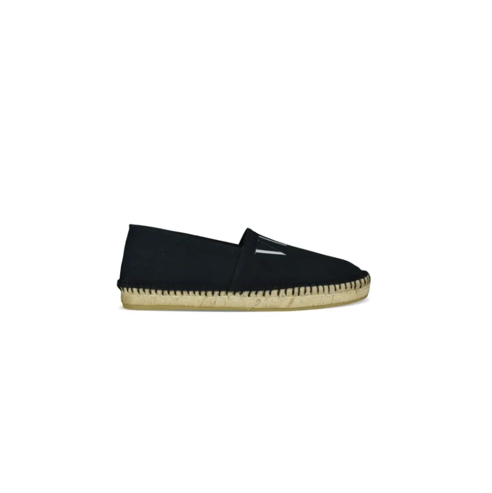 Canvas Flats