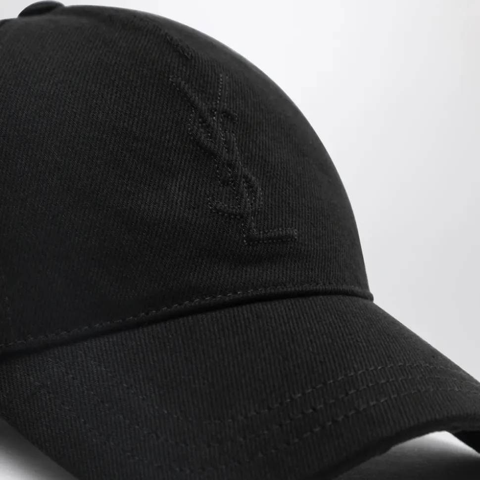 Cassandre Cap