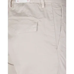 Chinos