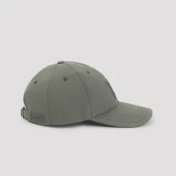 Czapka z naszywką z płótna