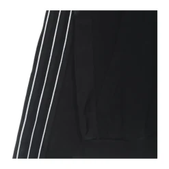 Czarna bluza z paskami w cieniach