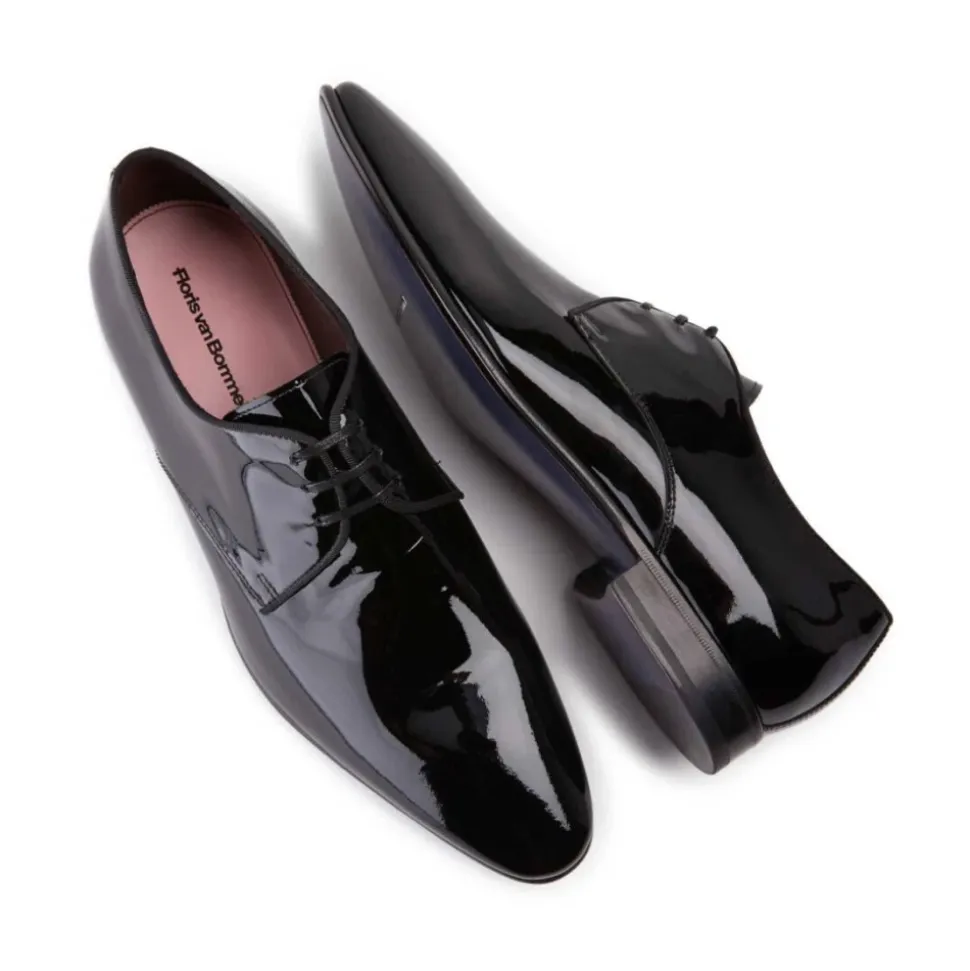 Czarne lakierowane biznesowe buty