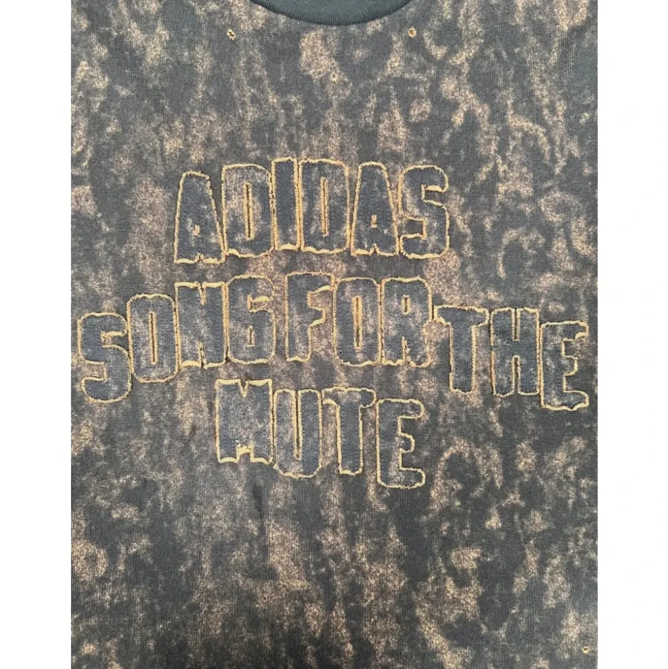 KC2741 T-Shirt
