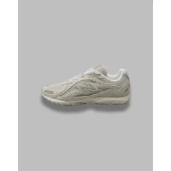 204L Sneakers