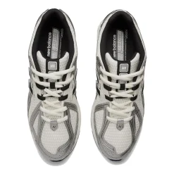 1906R Training Shoe