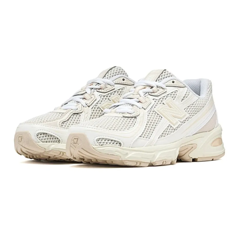 740 Sneakers