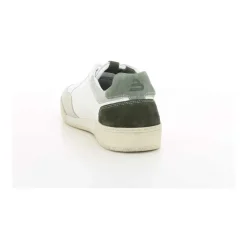 Sneakersy