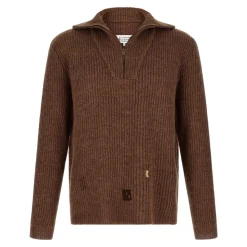 Sweter z prążkowanej dzianiny z detalami