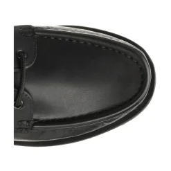 Sznurowane buty