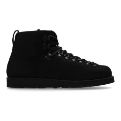 Sznurowane buty