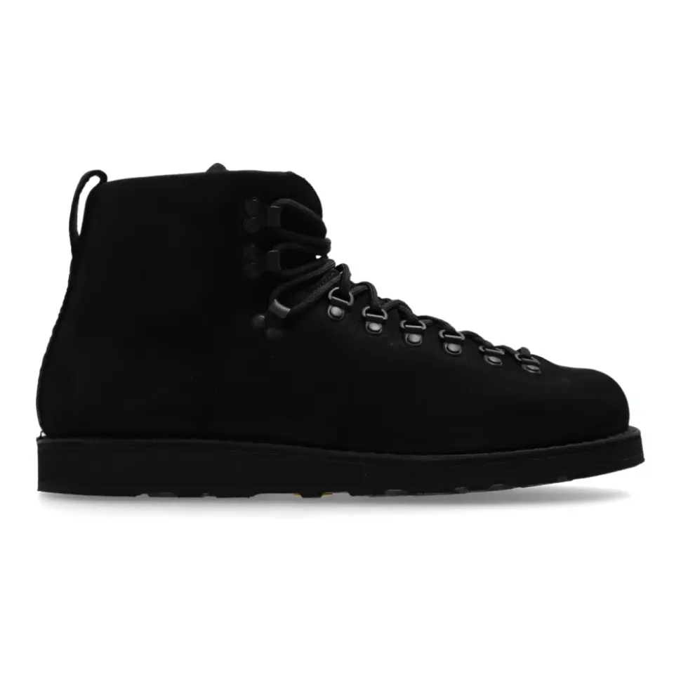 Sznurowane buty
