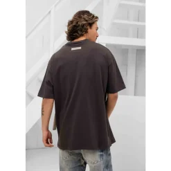 T-shirt Essentials 1977