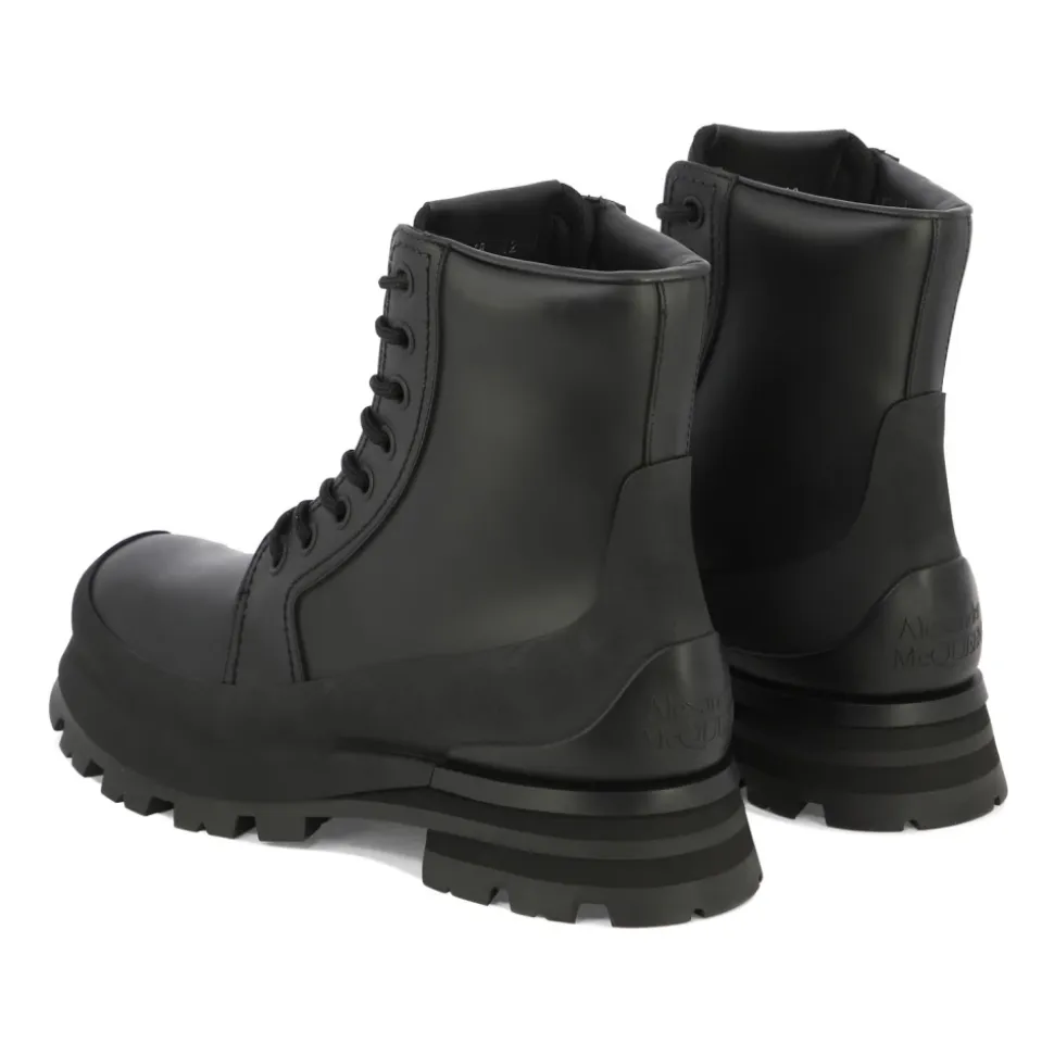Wander Ankle Boots