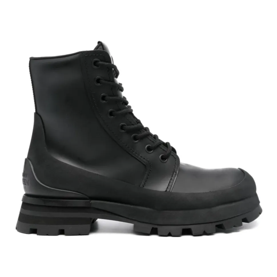 Wander Lace-Up Boots