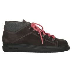 Wysokie sznurowane buty