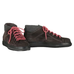 Wysokie sznurowane buty