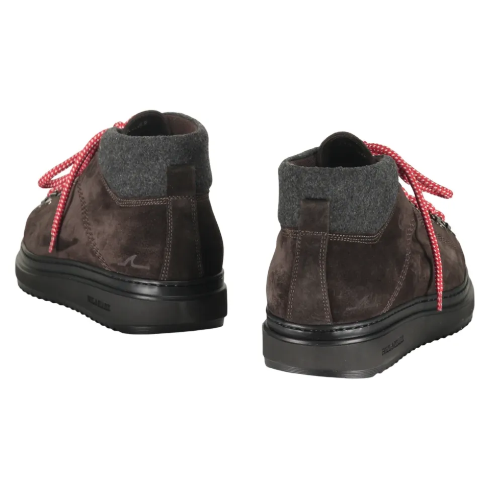 Wysokie sznurowane buty